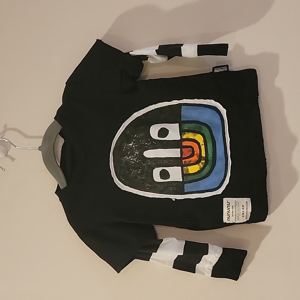 Nununu kids nwt black and white stripe long sleeve rainbow face 18-24